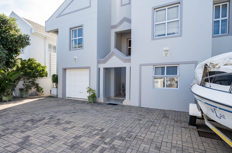 5 Bedroom Property for Sale in Royal Alfred Marina Eastern Cape